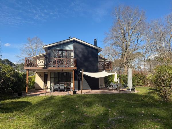 Villa - 3 chambres - plein sud - sans vis-à-vis, Забронировать  Отели Аквитаний с парковкой, Парковка