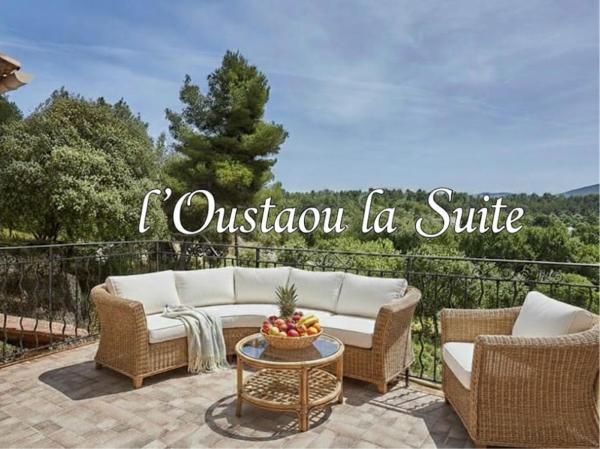 LOustaou La Suite Villa Balcon panoramique entre Luberon et Ste-Victoire, Забронировать  Отели Cadarache с парковкой, Парковка