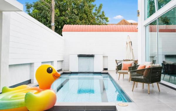 Lagoon Breeze 4BR Pool Villa Near Walking Street Pattaya, Забронировать  Южная Паттайя Паттайя