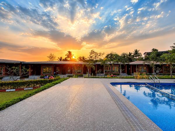 NSD Hospitality Resorts & Villas, Karjat - Khopoli, Забронировать  Отели Карджат 3 звезды, 3*