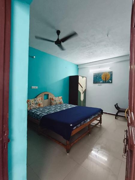 Nakshatraa guest house, Забронировать  Отели Махабалипурам с парковкой, Парковка