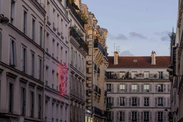 Hôtel Amour Paris, Забронировать  Париж Иль-де-Франс, рядом с Musée du Parfum