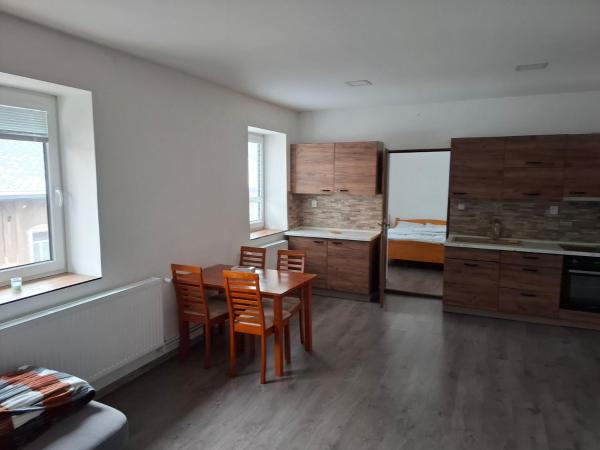 Apartmány Náchod, Забронировать  Отели Находа с парковкой, Парковка