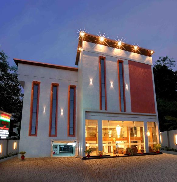 Hotel Indraprastha Karunagapally, Забронировать  Отели Панмана 3 звезды, 3*