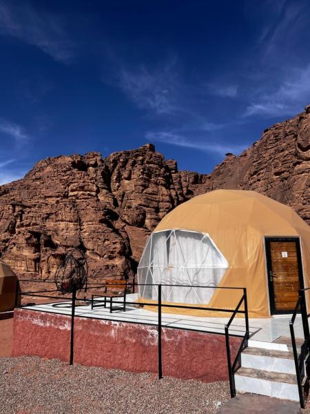 Golden Galaxy Luxury Camp, Забронировать  Отели мухафаза Акабы с парковкой, Парковка