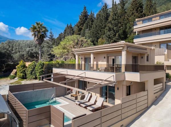 Villa Esperia, Забронировать  Отели периферии Ионических островов с бассейном, Бассейн