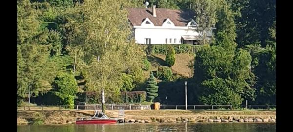 Villa du lac, Забронировать  Bujaleuf Лимузен