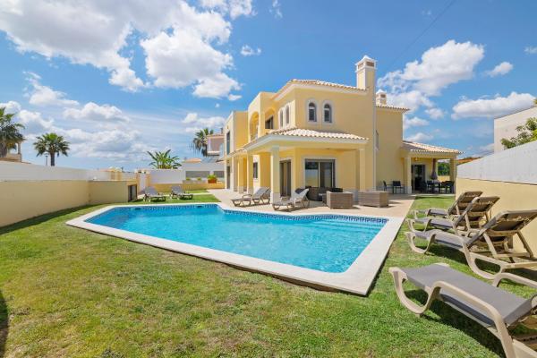 Villa Lote 07, Забронировать  Отели Алгарви с парковкой, Парковка