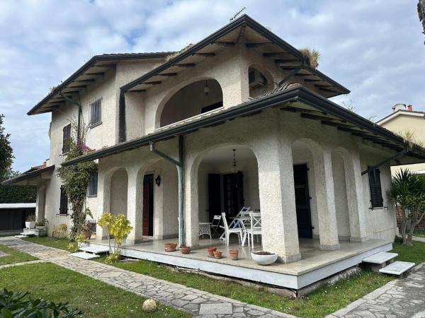 Villa damare Marina di Carrara, Забронировать  Каррара 