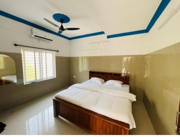 HOLIDAY HOMEs VK, Забронировать  Малпе штат Карнатака