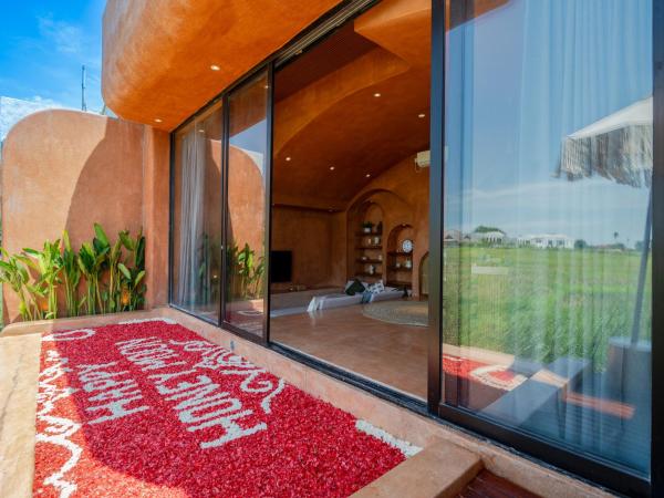 Sajeeva Private Villa Honeymoon - Brand New, Забронировать  Отели Бадунг с бассейном, Бассейн