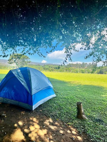 Sítio Irmãos Almeida e Camping Canastra, Забронировать  Делфинополис 