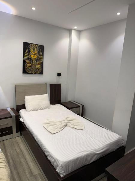 Cuava Pyramids Inn
