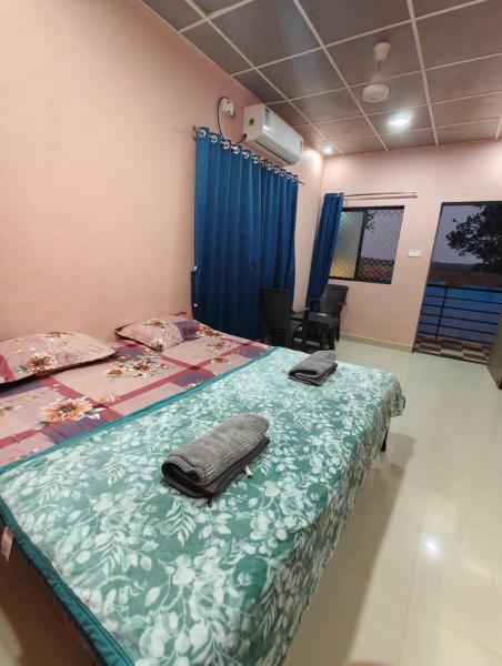 Kaushik Cottage Matheran, Забронировать  Отели Матеран с парковкой, рядом с Sunset Point, Парковка