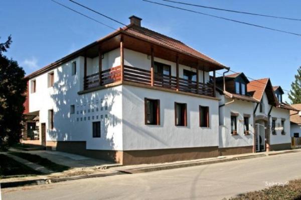Polgár Elixír Hotel, Забронировать  Отели Виллань с бассейном, Бассейн