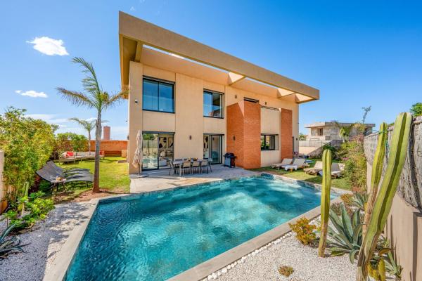 Villa Safira - Piscine - Fitness - Cinéma - Golf - Atlas View, Забронировать  Отели Марракеш-Тенсифт-Эль-Хауз с бассейном, Бассейн