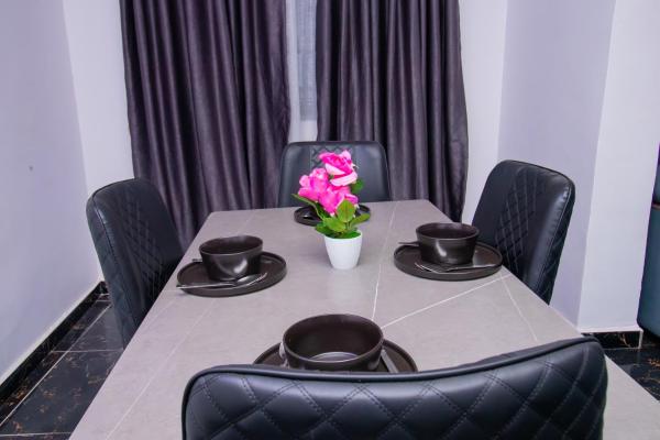 Living Space Service Apartment, Забронировать Апартаменты/квартира Mama Nasarawa State