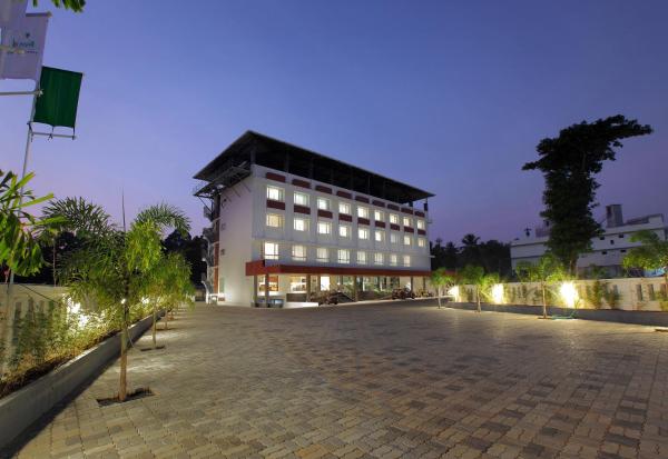 Hotel Indraprastha Kozhencherry, Забронировать  Отели штата Кералы 3 звезды, 3*