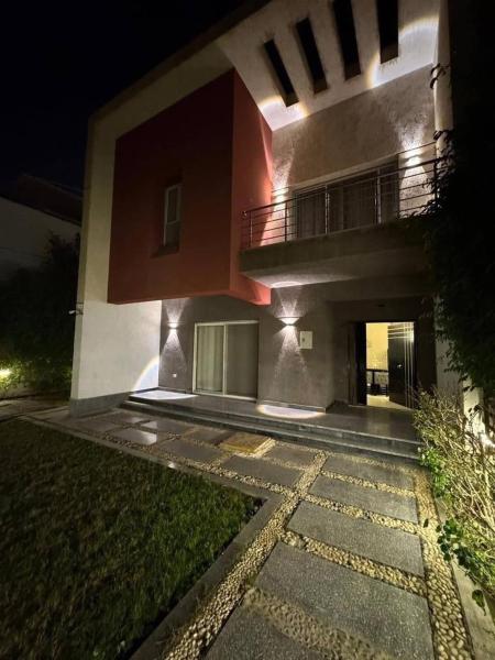 Luxury Furnished Villa with Private Garden, Забронировать  Madinaty Аль Каира