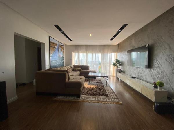Luxury 3BR aparthotel with pool, gym and balcony opposite ikoyi club, Забронировать  Отели штата Лагоса с бассейном, Бассейн