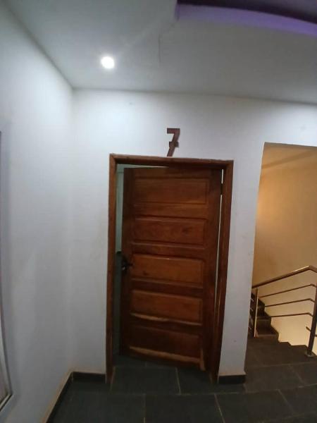 Wizzos Guesthouse, Забронировать  Сукута Kombo Saint Mary