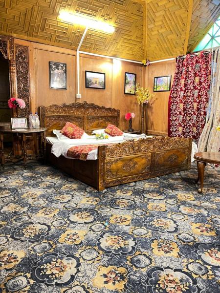 Shangrilla houseboat, Забронировать  СПА-отели Jammu & Kashmir Ski, SPA-услуги