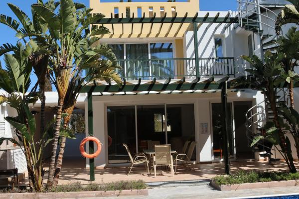 Twin Palm Villa