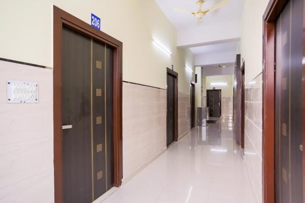 Super Hotel O Viraj Deluxe Narela, Забронировать  Отели Дели 3 звезды, 3*