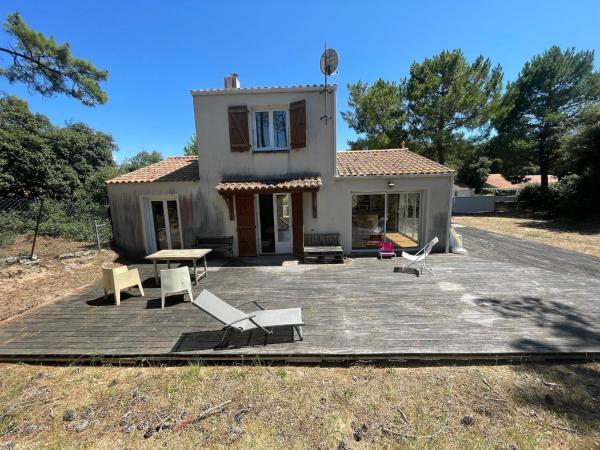 Villa dans les pins proche plage, parking et animaux acceptés - FR-1-22-387, Забронировать  Отели Земель Луары с парковкой, Парковка