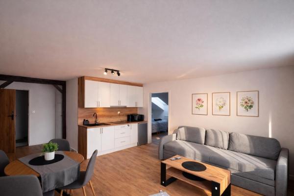 Apartamenty Nad Pilicą - Klimatyzacja - Sulejów, Забронировать  Отели Сулеюв с парковкой, Парковка
