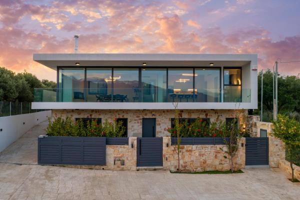 White View Villa by Alex, Забронировать  Отели Аптера с парковкой, Парковка