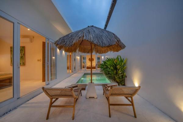 Villa Honu 2BR Private Pool & Rooftop In Uluwatu, Забронировать  Улувату Нуса-Дуа