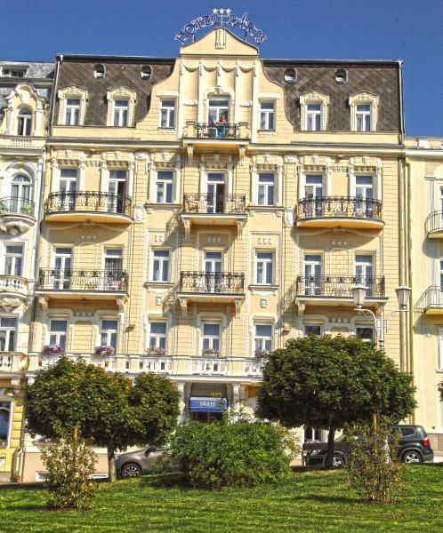 Hotel Paris, Забронировать  Golčŭv Jeníkov 