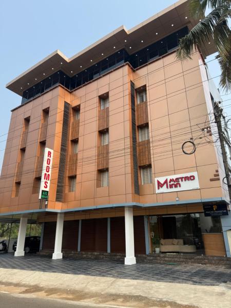 New Metro Inn by Precise Properties, Забронировать  Отели Недумбассери с парковкой, Парковка