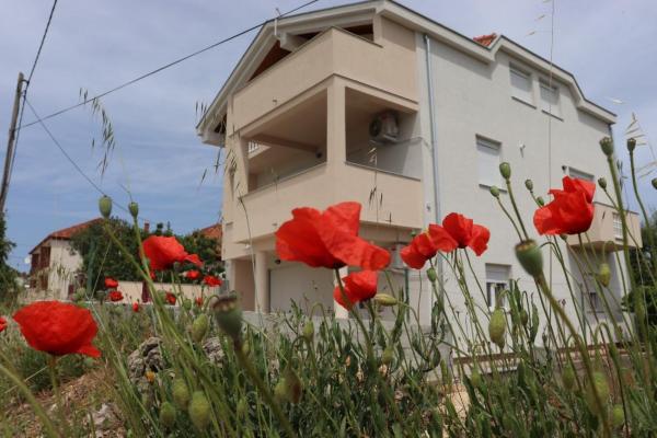 Apartments with parking space Kukljica, Ugljan - 18238, Забронировать Апартаменты/квартира Куклица Ugljan Island