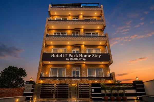 Hotel IT Park Home Stay Near DLF City Centre Mall, Забронировать  Manī Mājra Chandigarh Region
