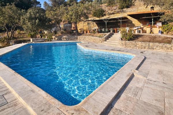 Villa avec vue panoramique sur la vallée de la Durance, Забронировать  Отели Кадне с бассейном, Бассейн
