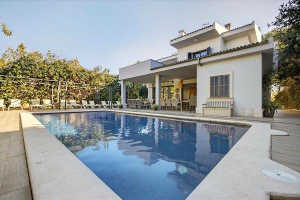 Villa Verticè - Bright Luxury Villa, Забронировать  Отели Майорка с парковкой, Парковка