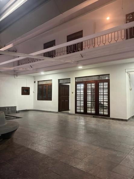 Hostel City Centre by Janatha, Забронировать Хостел Коломбо Округ Коломбо