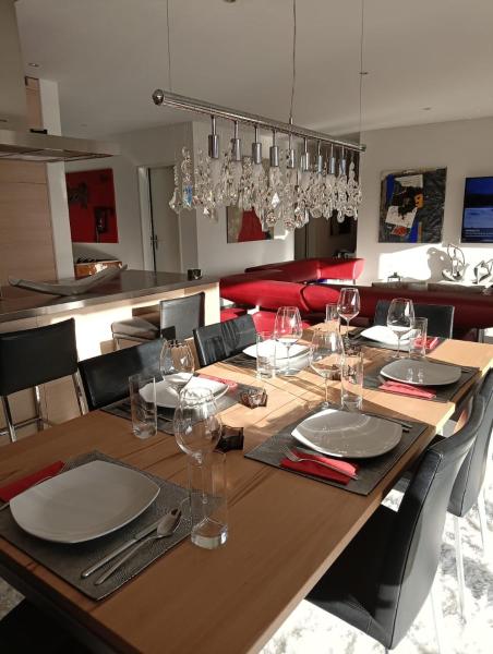 Luxury Penthouse 4 Bedroom 8 Min walk to WEF Davos, Забронировать  Отели Давос-Плац с парковкой, Парковка