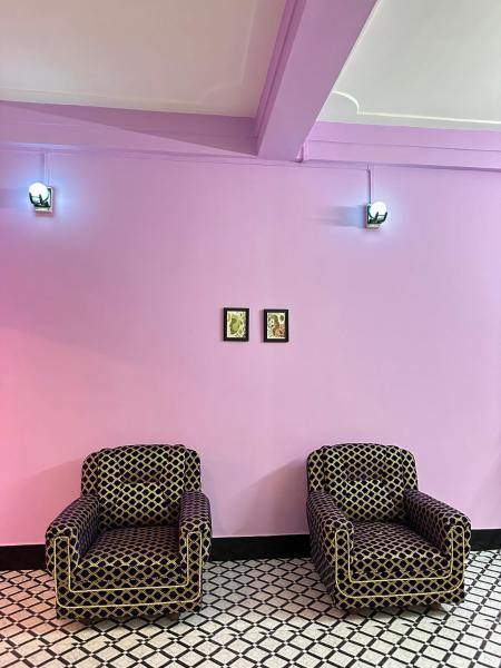 Zen Garden Homestay, Забронировать  Отели штата Ассама с парковкой, Парковка