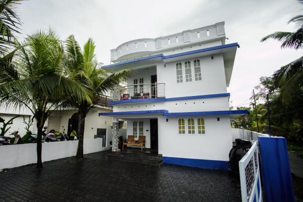 SR Lakefront Villa & Luxury houseboats, Забронировать  Аллеппи штат Керала