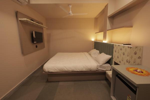 Hotel Best Inn, Забронировать  Валсад штат Гуджарат