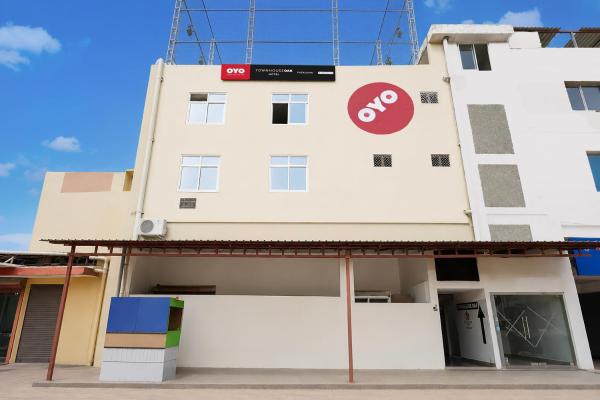 OYO Townhouse Oak Fazalganj Formerly RR Grand, Забронировать  Бхайраун-Гхат штат Уттар-Прадеш