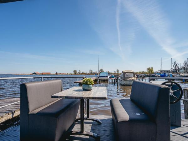 Houseboat Havenlodge Plus Uitgeest 4 Persons, Забронировать  Эйтгест Zuid-Kennemerland