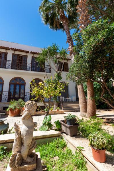 Villa Al Santuario, Забронировать  Отели в центре Сан-Вито-Ло-Капо, в центре