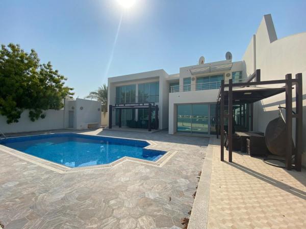 Private Beach Villa Durrat Al Bahrain, Забронировать  Отели Durrat Al Bahrain с бассейном, Бассейн
