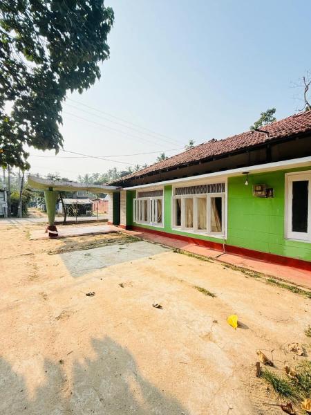 Ceylon Grand Airport Tourist Accommodation, Забронировать  Отели Западной провинции с парковкой, Парковка