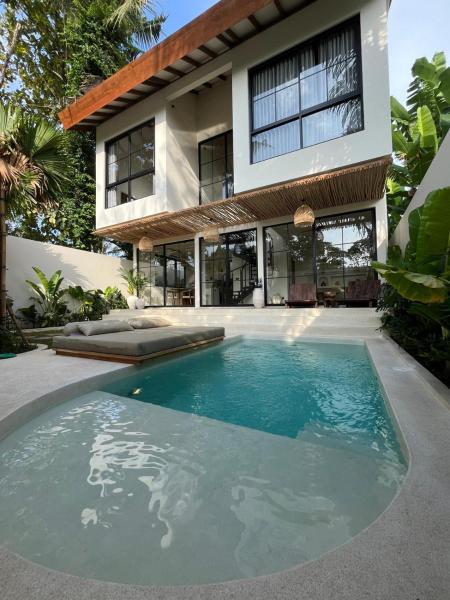 NEW!Casa Caluna - Cozy 2BR Villa with Private Pool, Забронировать  Танах-Лот Табанан, рядом с Пляж Кедунгу