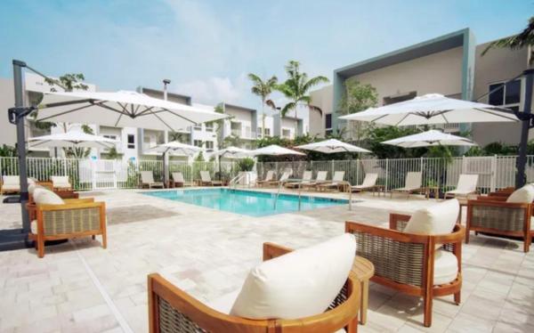 Atlantic - boutique Aparthotel, Забронировать  Отели Broward County с парковкой, Парковка